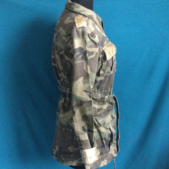 Camouflage Long Belted Utility Jacket Small 34” Bust unbranded Gold Accents - Picture 2 of 7